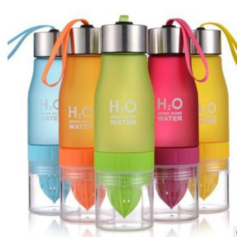 Insulated Glass Fruit Infuser Water Bottle With Silicone Sleeve And Stainless Steel Lid