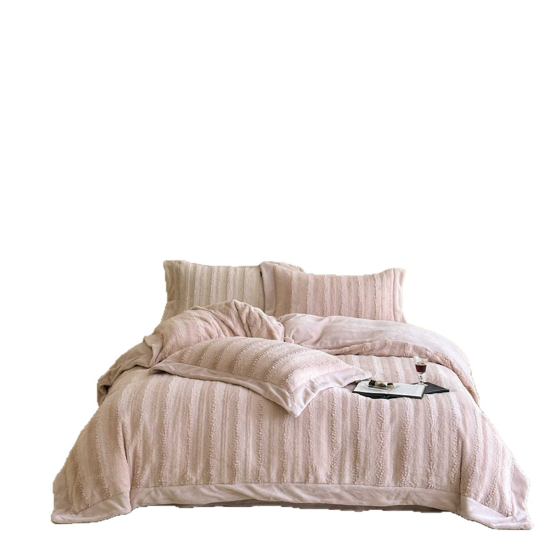 Plush duvet cover set with relief stripes and Sherpa finish