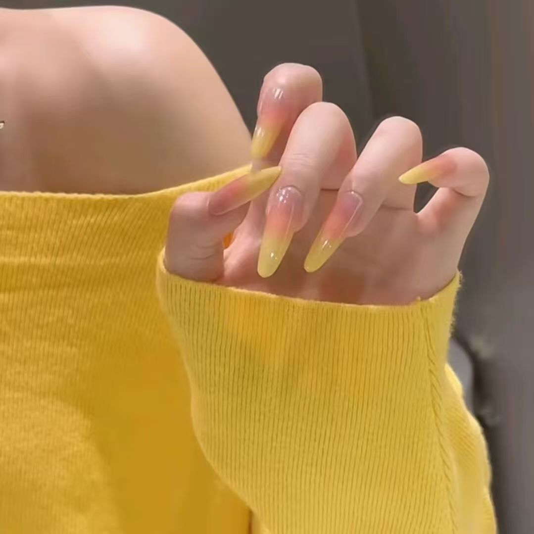 Artistic Press-On Nail Set with Floral and Glossy Accents Kalsten