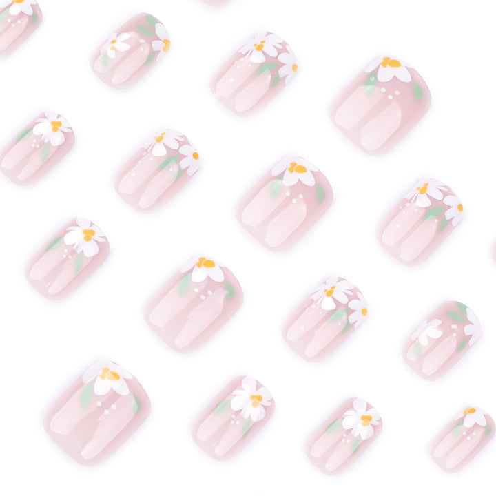 Artful Nail Art in Elegant Blossom Design Kalsten