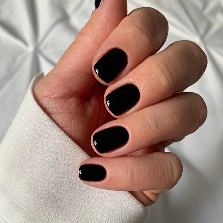 Creative Nail Art with Elegant High Gloss Finish Kalsten