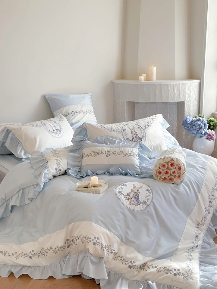 Bedding set with romantic ruffle edge and delicate embroidery
