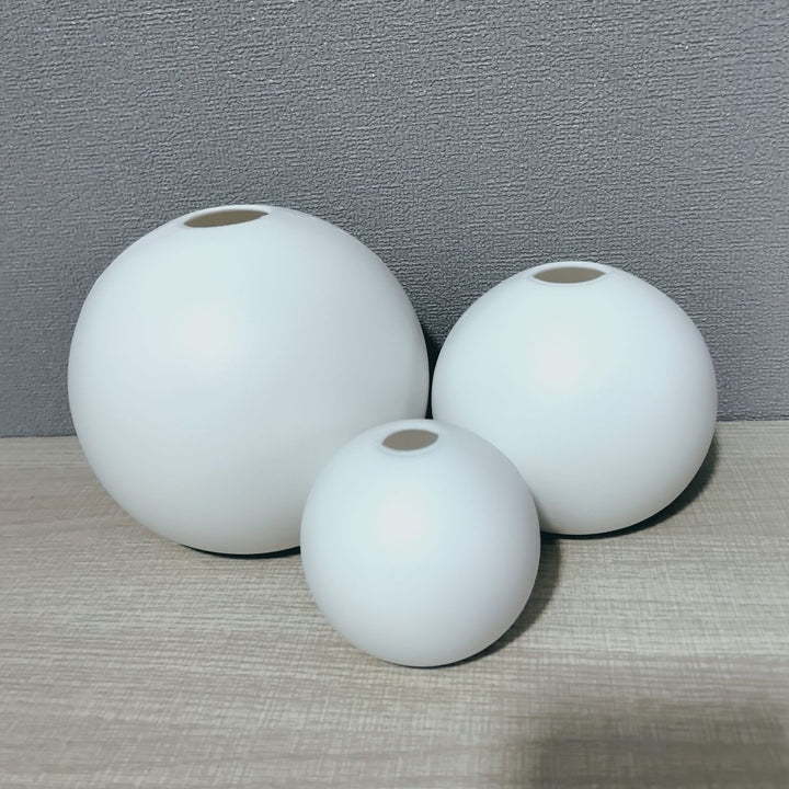 Minimalist Ceramic Sphere Planter Kalsten