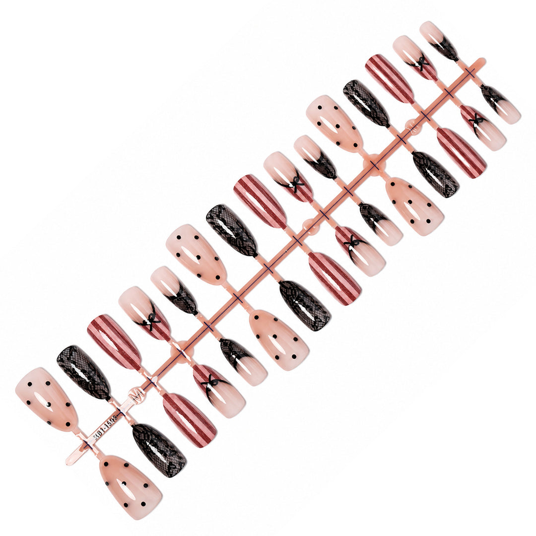 Artificial nail set with stylish 3D accents Kalsten