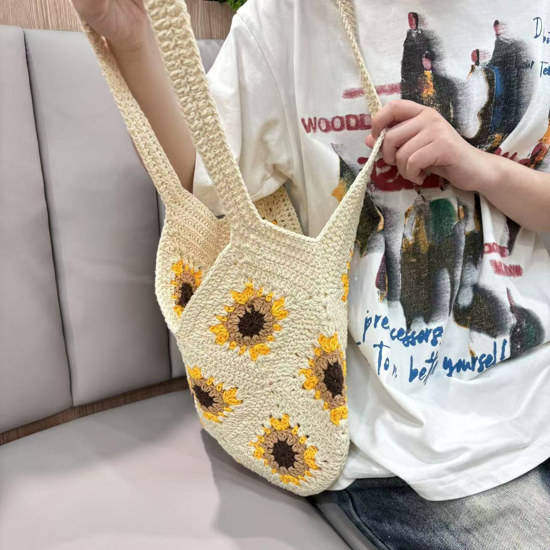 Handmade macrame bag with sunflower motif Kalsten