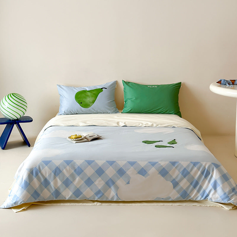 Bedding set made of high-quality cotton satin with decorative border and reversible function