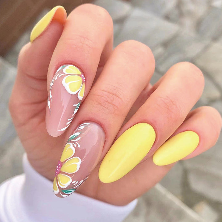Artful Nail Art with Floral Design Kalsten