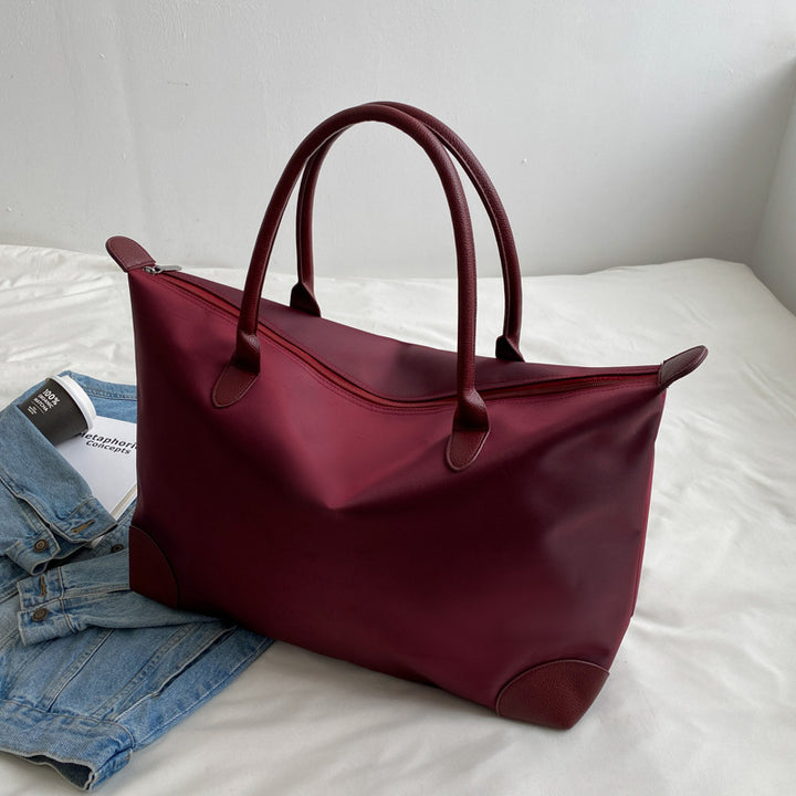 Large travel bag with durable material and multiple compartments Kalsten