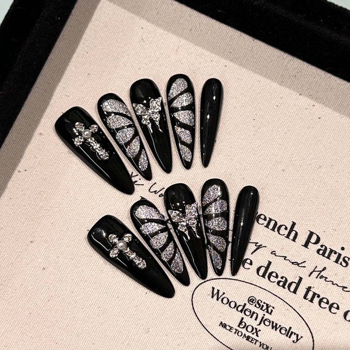 Artistic Gothic-Inspired Press-On Nail Set