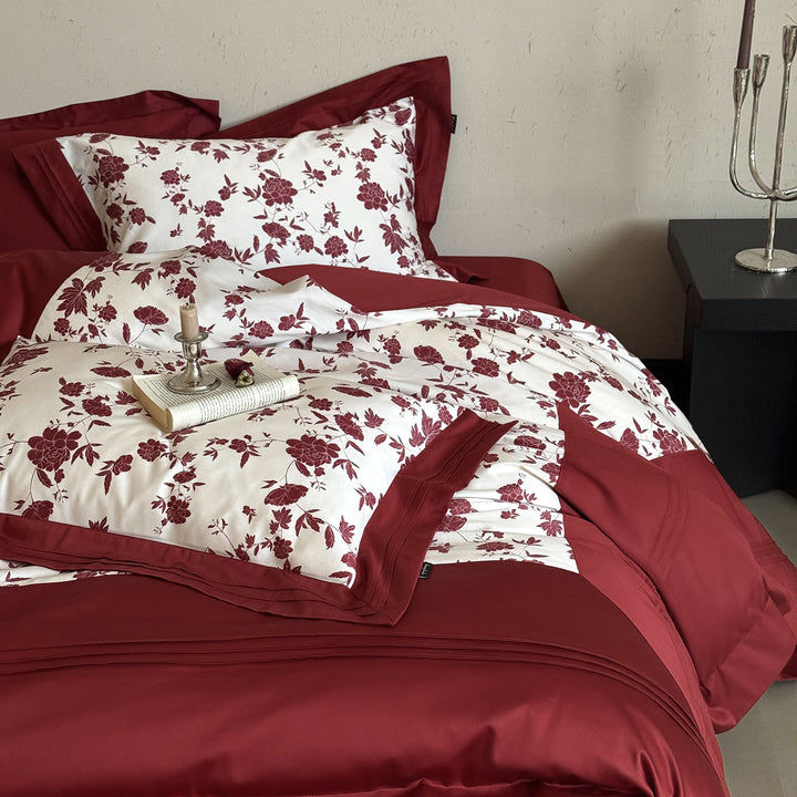 Luxurious cotton bedding set with floral print and pillowcases