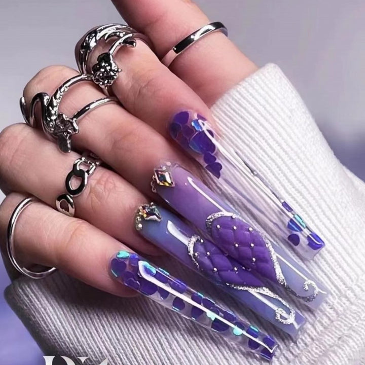 Artificial nails in elegant heart design Kalsten
