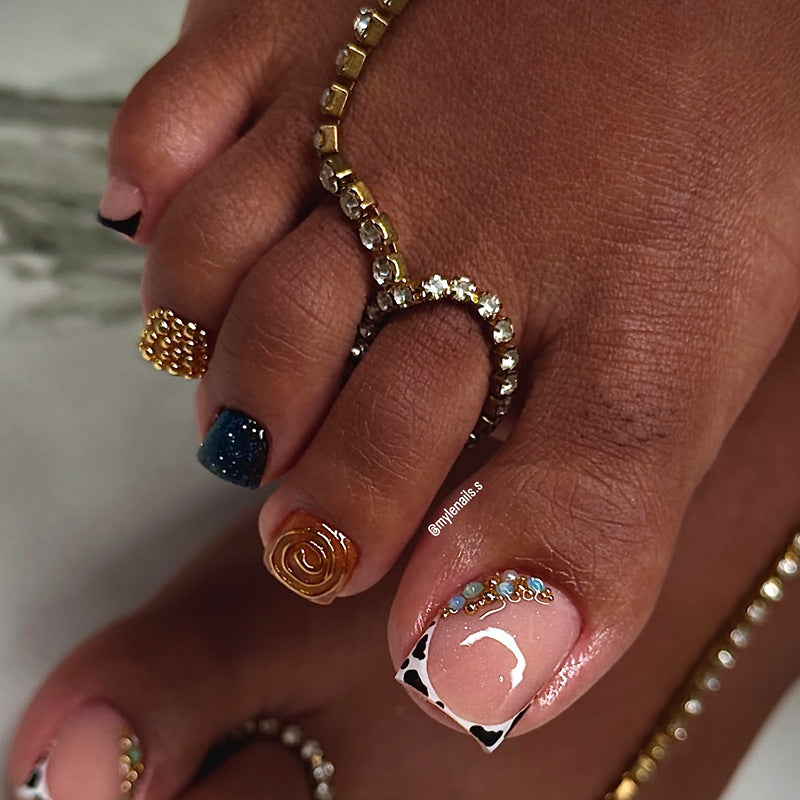 Elegant Press-On Nail Art Set with Decorative Accents Kalsten