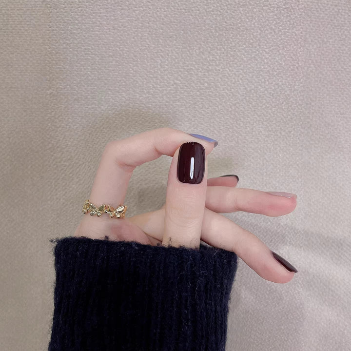 Chic Press-On Nail Set