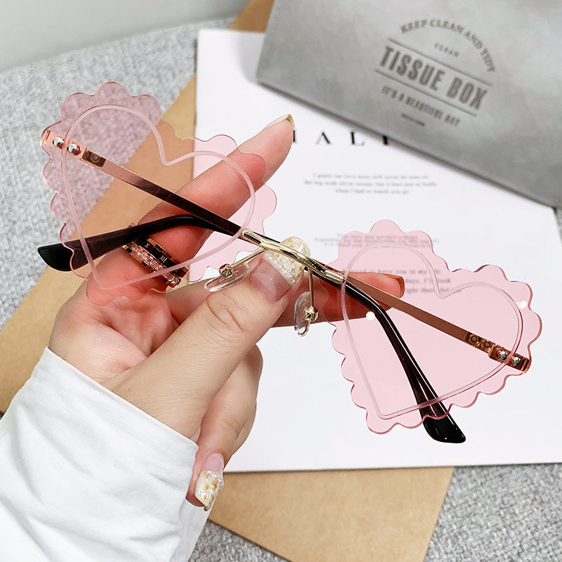 Ladies Cat-Eye Sunglasses in unique Heart Design Kalsten