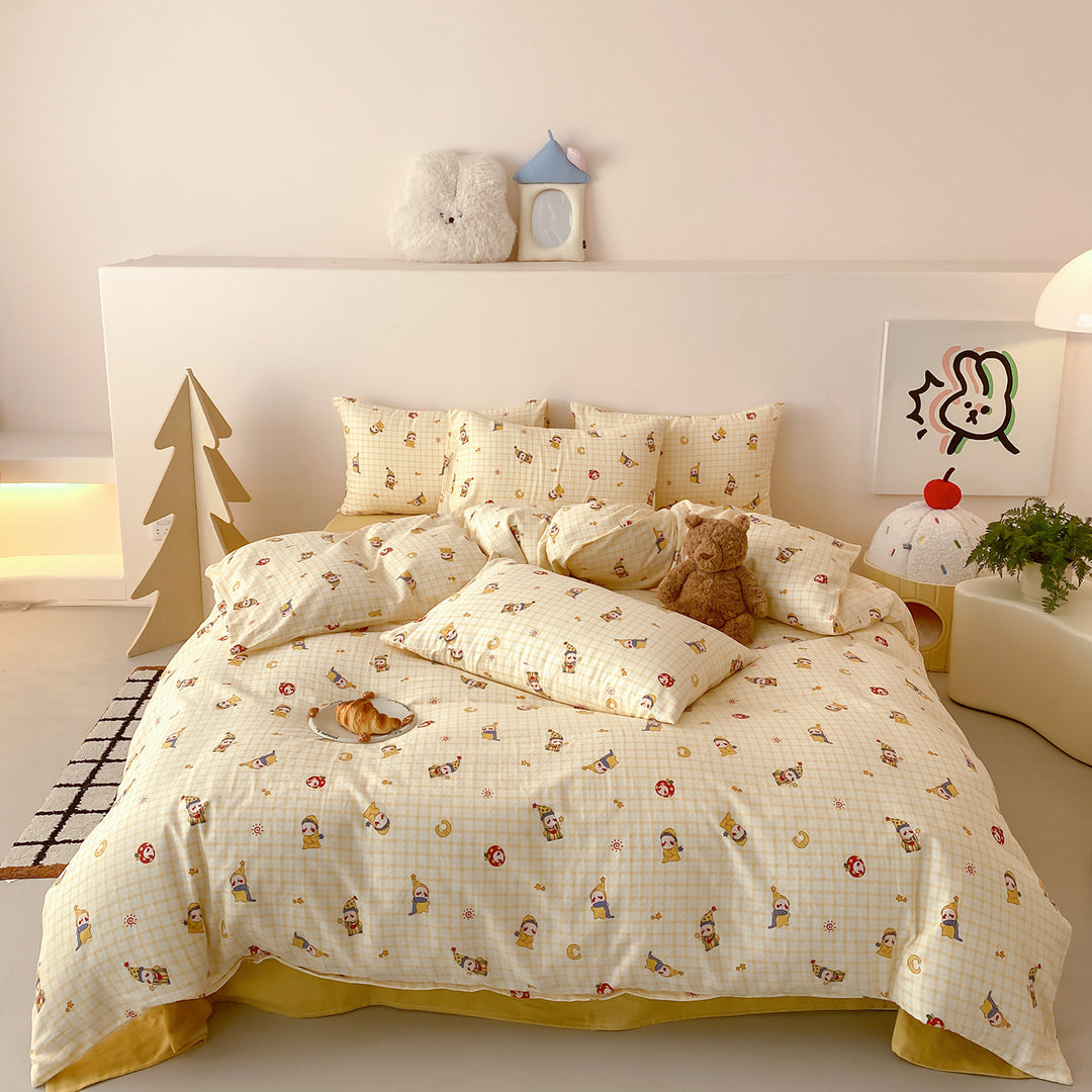 Child-friendly cotton satin bedding set with cute bear and heart print
