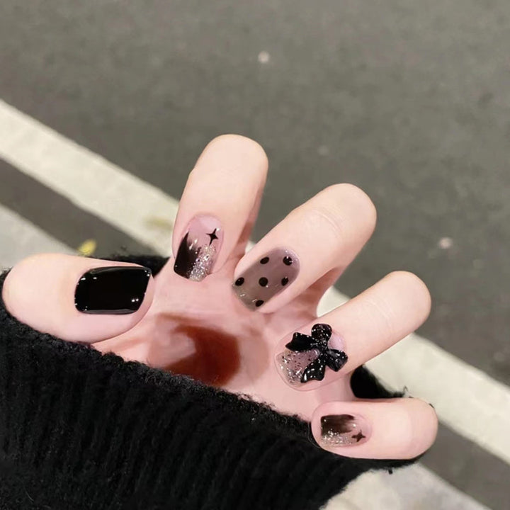 Artistic Nail Art Press-On Set