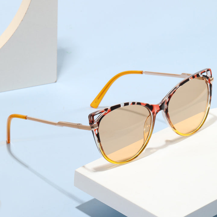 Ladies trendy cat-eye sunglasses with mirrored lenses Kalsten