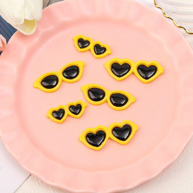 Decorative Heart-Shaped Sunglasses Clips Kalsten