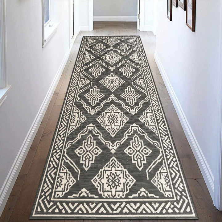 Vintage-Inspired Geometric Area Rug Kalsten