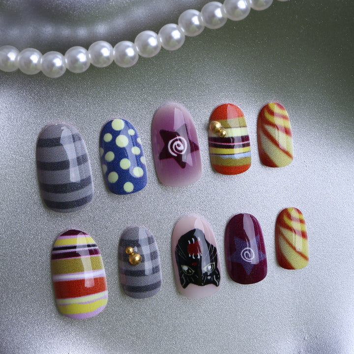 Artificial nails with creative patterns and unique details Kalsten