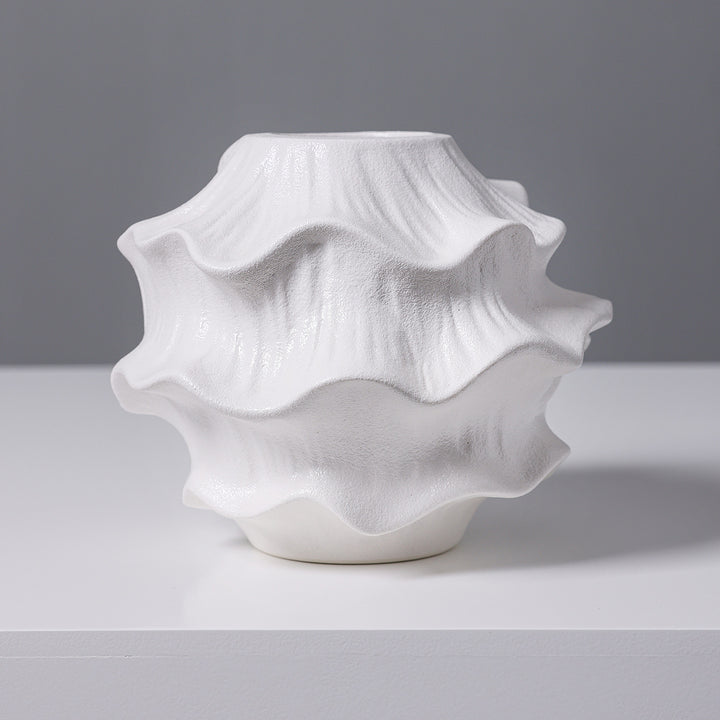 Decorative Fluid-Shape Ceramic Kalsten