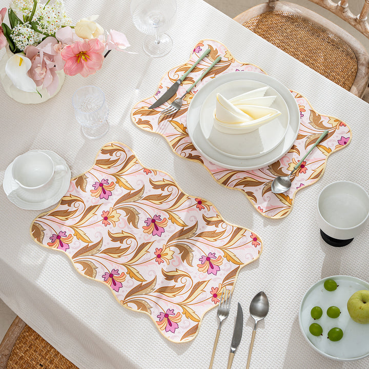 Shaped placemat made of cotton blend with pomegranate and parrot motif