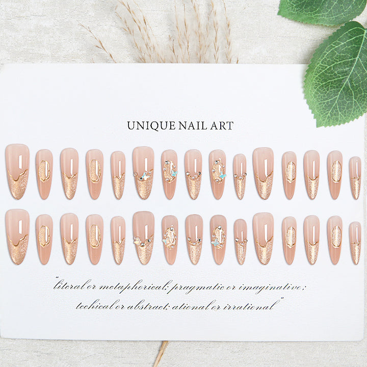 Art nail set with elegant gold glitter design Kalsten
