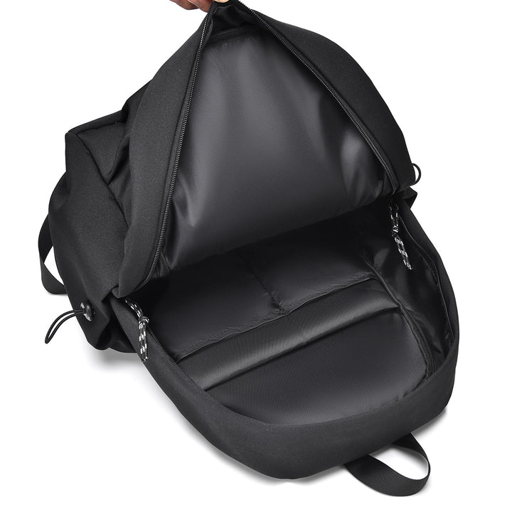 Sporty fitness backpack with expandable storage space and breathable straps Kalsten