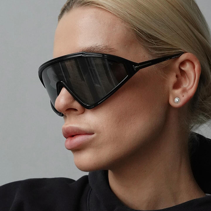 Ladies sport sunglasses with aerodynamic design and UV protection Kalsten