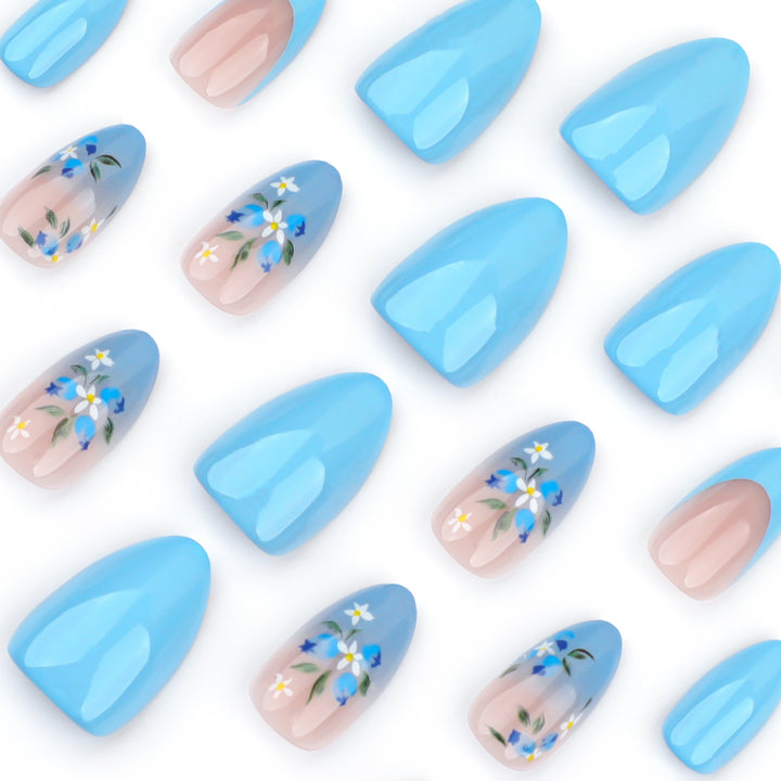 Artful Nail Art with Floral Design Kalsten