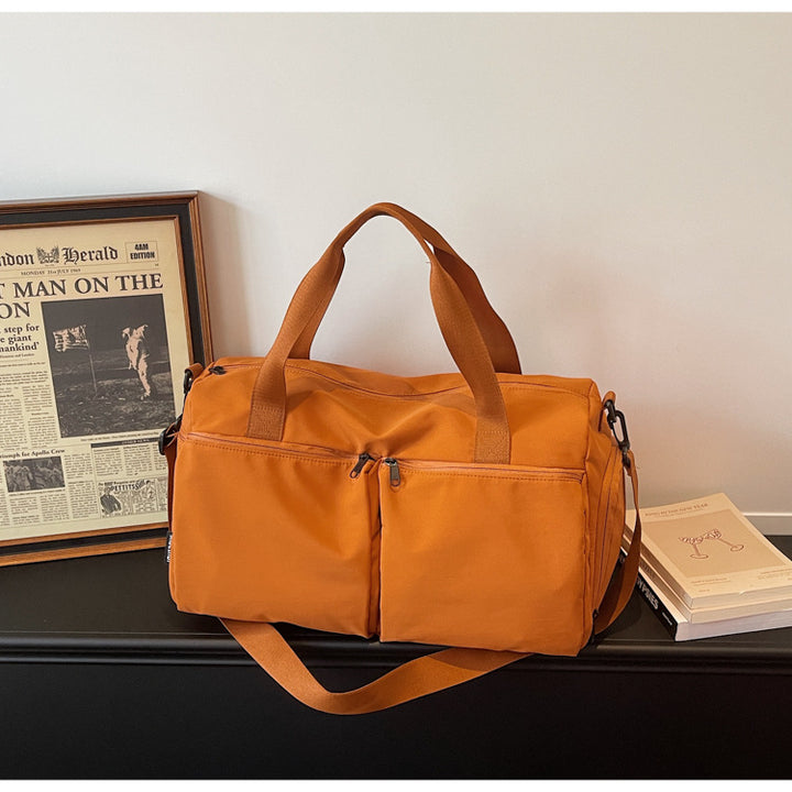 Sporty travel bag with expandable compartments Kalsten