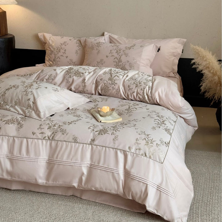 Elegant Reversible Duvet Cover and Pillowcase Set with Jacquard Flower Panel and Fine Quilted Edge