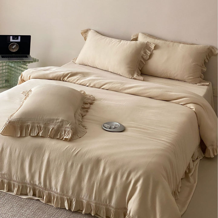 Bedding set made of high-quality cotton percale with gathered ruffle edges