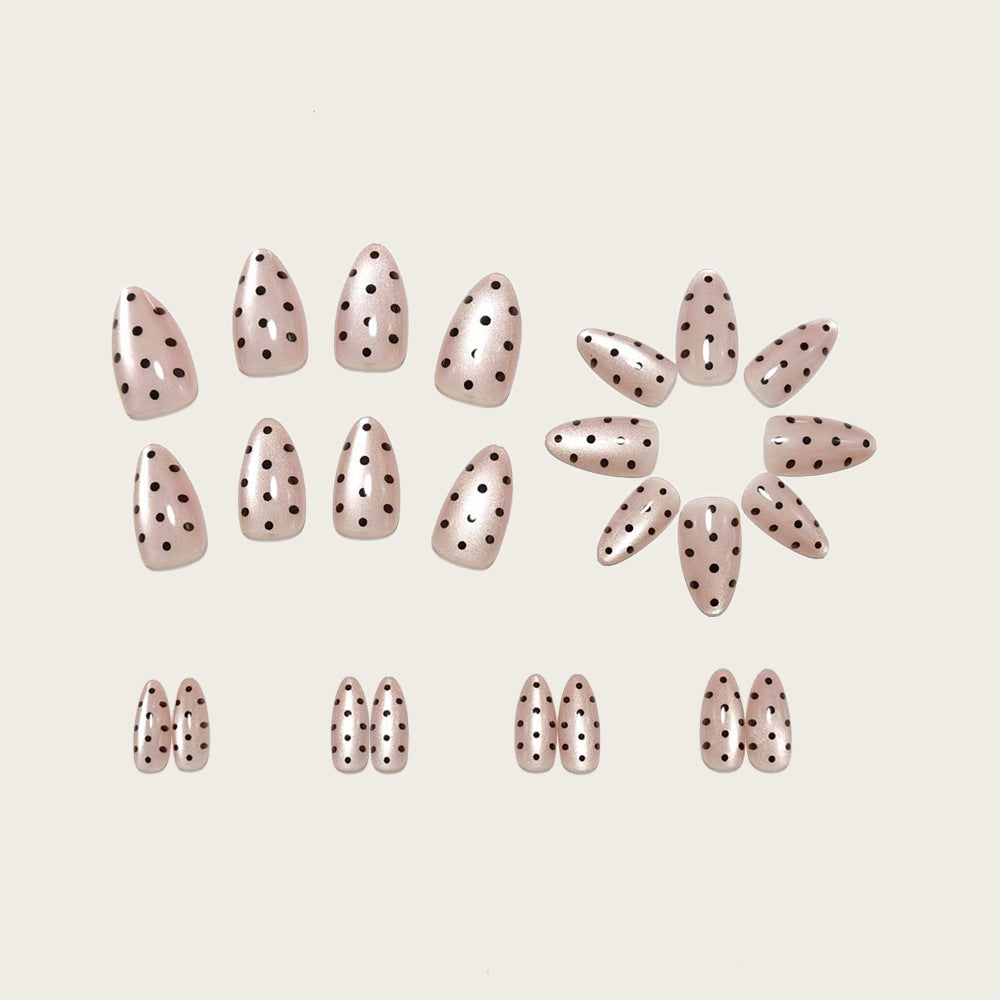 Art Nails in Elegant Polka Dot Design Kalsten