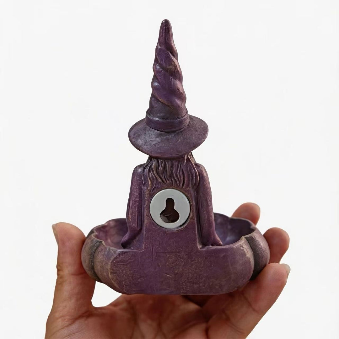 Witch-Themed Bird Feeder Kalsten