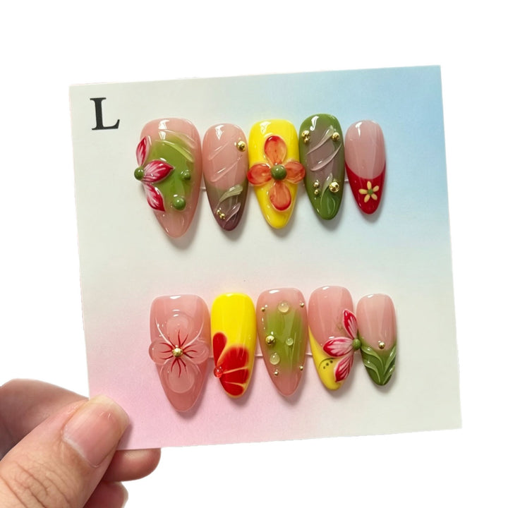 Artistic Floral Press-On Nail Set  1791773627