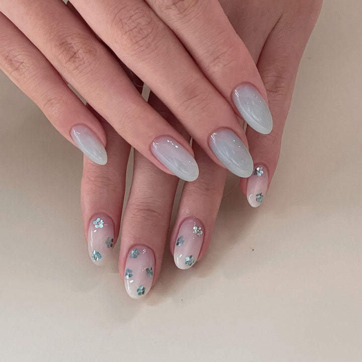 Artificial Nails with Elegant Blue Accents Kalsten