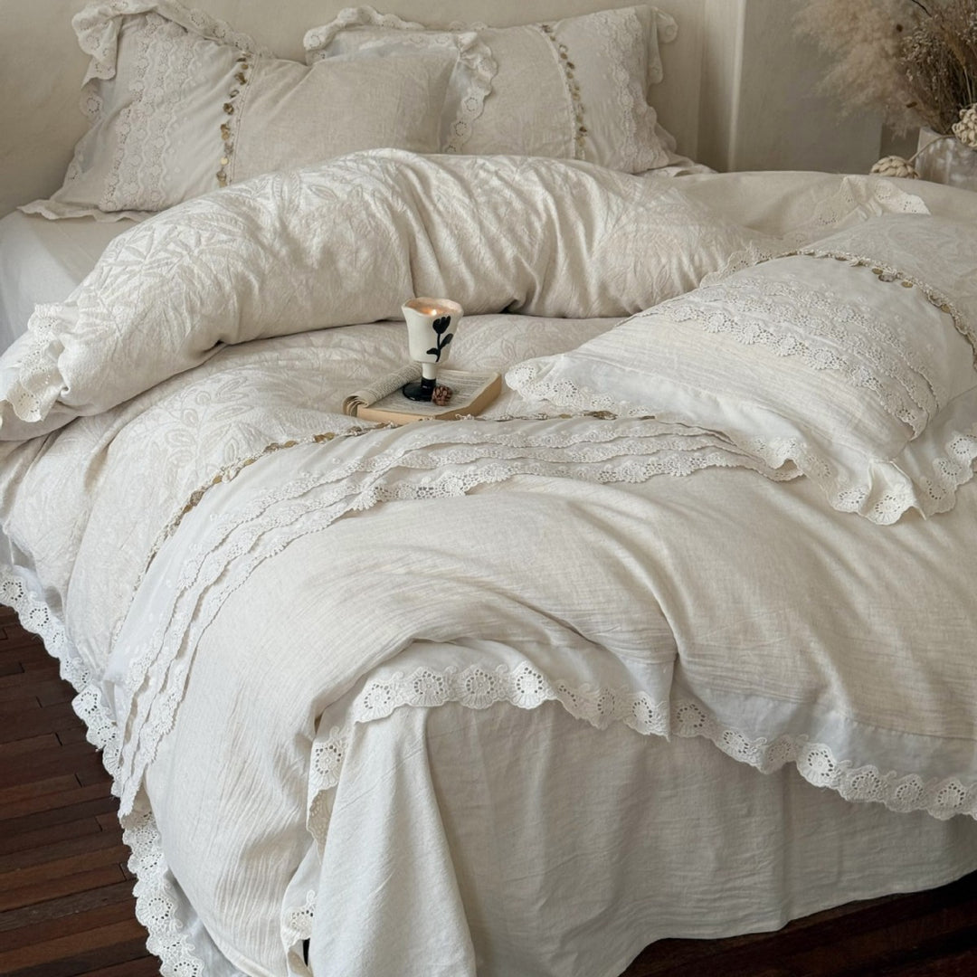 Elegant linen look bedding set with lace and ruffle edge