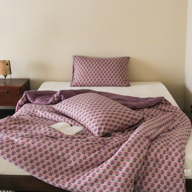 Children's bedding set made of cotton percale with fine floral block print