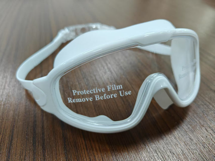 Swimming mask with adjustable comfort and clear field of vision Kalsten