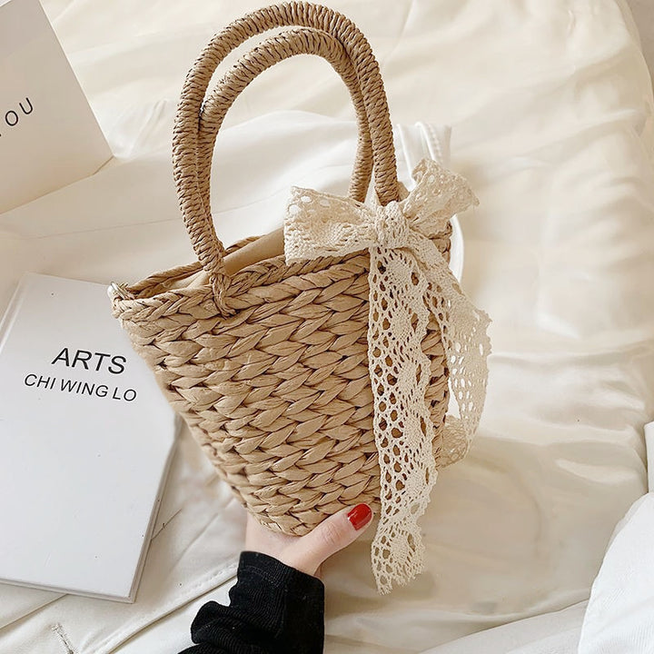 Trendy basket bag with lace application Kalsten