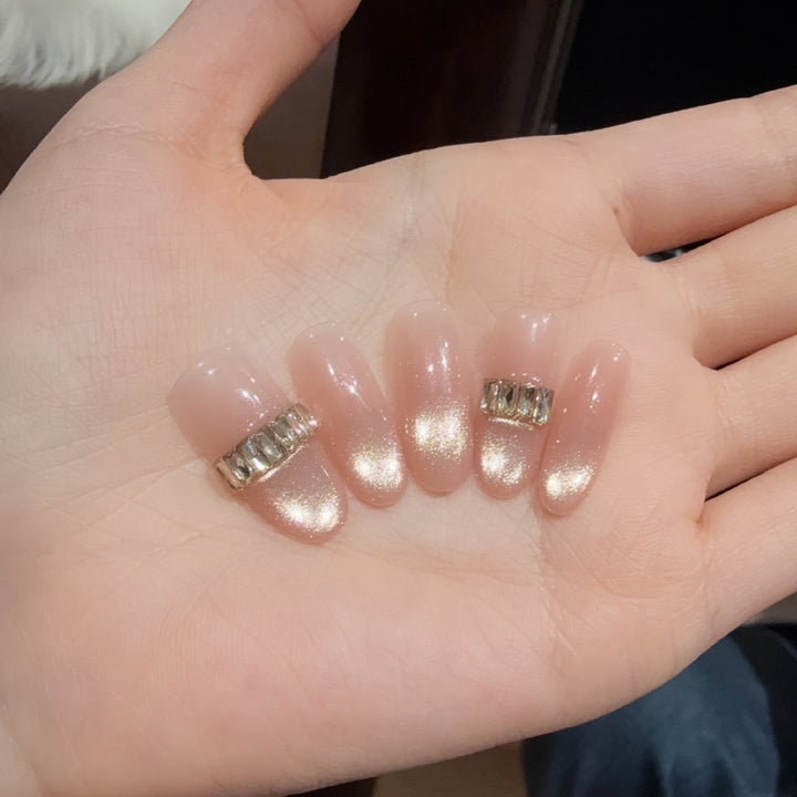 Elegant Nail Art Kalsten