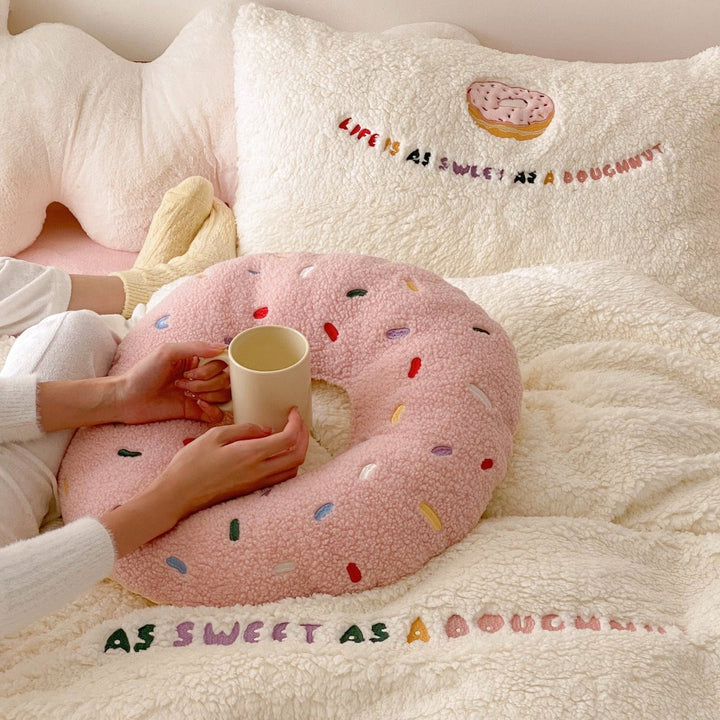 Cozy teddy fleece bedding set with donut embroidery
