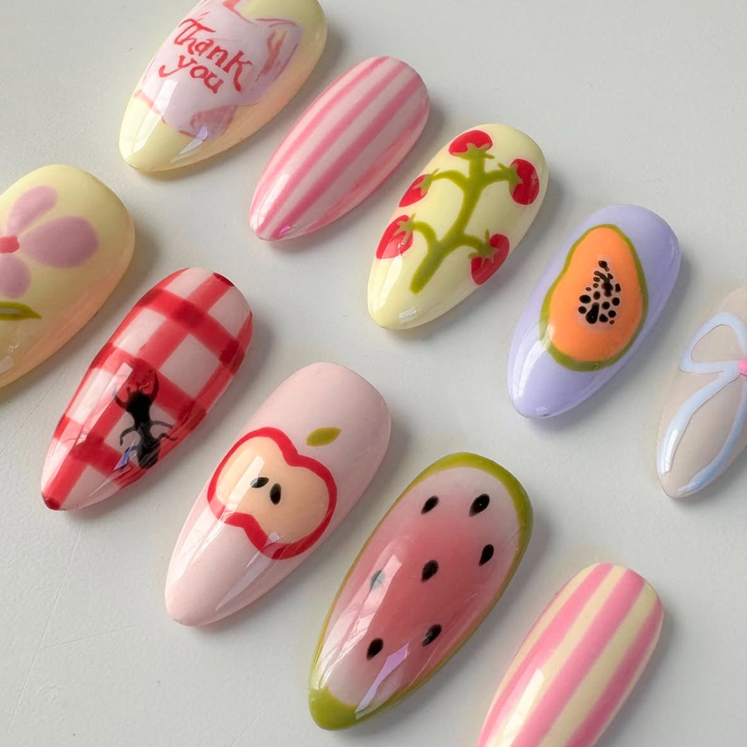 Artistic Themed Press-On Nail Art Set Kalsten