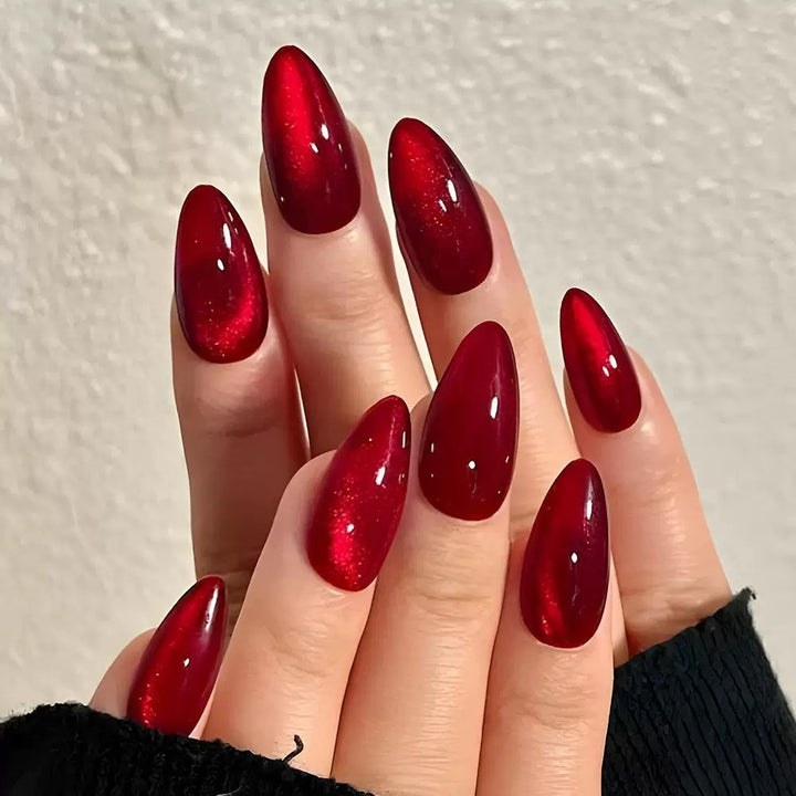 Artificial nail set with glamorous high gloss and elegant tips Kalsten
