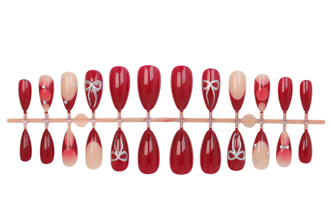 Artificial nail set with luxurious glitter and gemstone embellishments Kalsten