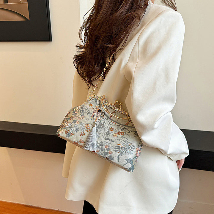 Vintage Floral Embroidered Handbag