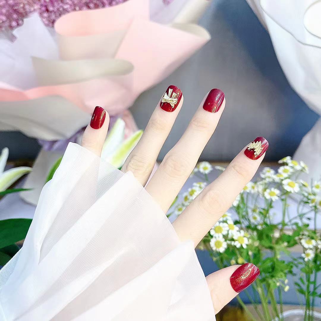 Elegant Nail Art Kalsten