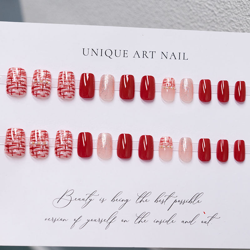 Elegant Nail Art Press-On Set