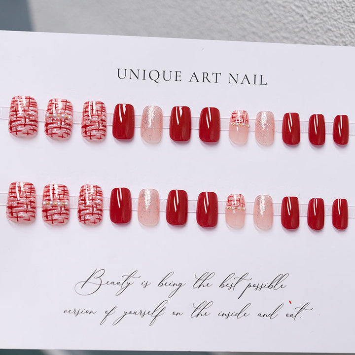 Elegant Nail Art Press-On Set